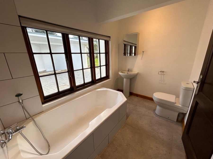 To Let Commercial Property for Rent in Rondevlei Western Cape